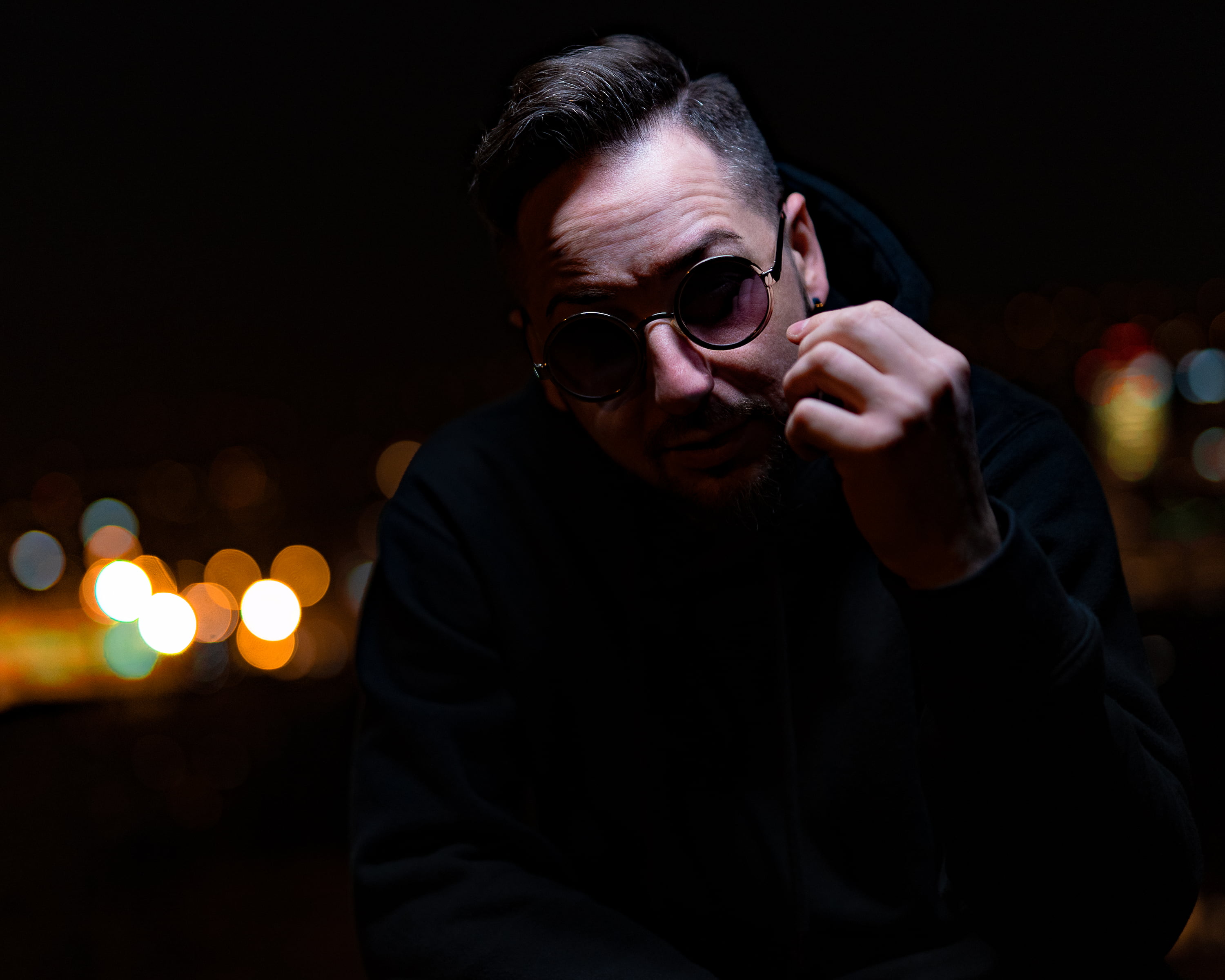 Andy Chiles, Nahaufnahme mit Sonnenbrille